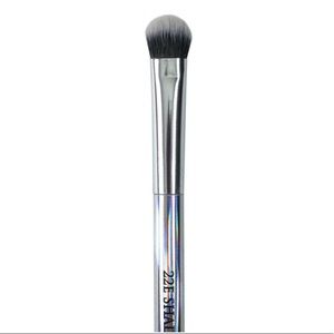 F.A.R.A.H  22E SHADE AND BLEND BRUSH